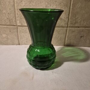 VTG Anchor Hocking 9” Tall Emerald Green Glass Pineapple Vase